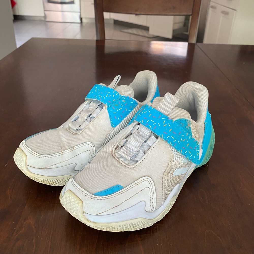 Adidas cloudfoam kids size 2